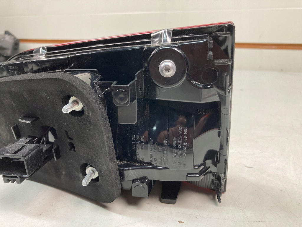 фото №9, Лампа ліва задня w кришка vw touareg iii 3 led