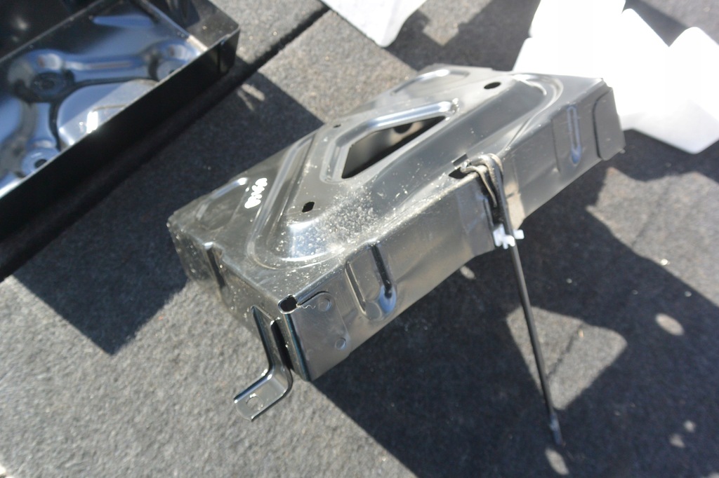 фото №5, Основание аккумулятор шумоизоляция kpl lexus gs iii 450h