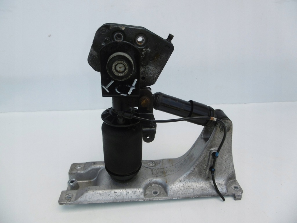 фото №1, Кронштейн амортизатор кабины правый левый magnum