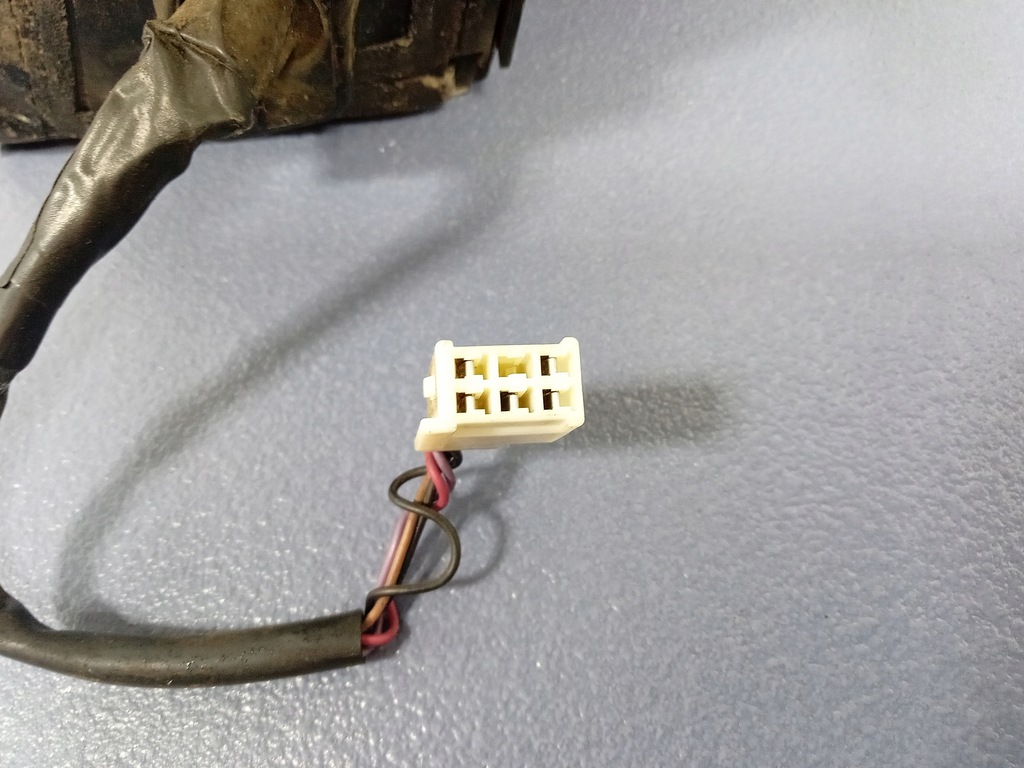 фото №5, Toyota avensis verso зеркало правое 5 pin 1e2