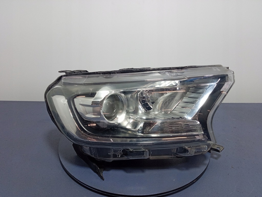 фото №1, Ford ranger mk5 фара правый линза uk