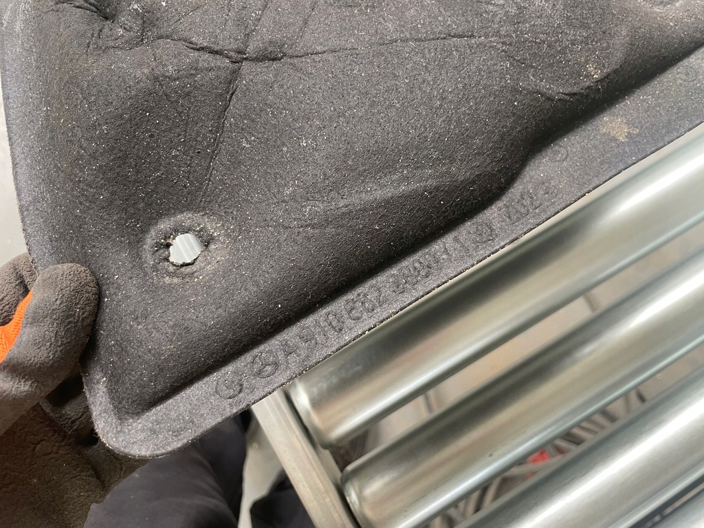 фото №8, Шумоизоляция капот mercedes sprinter 910 907 a9106823800