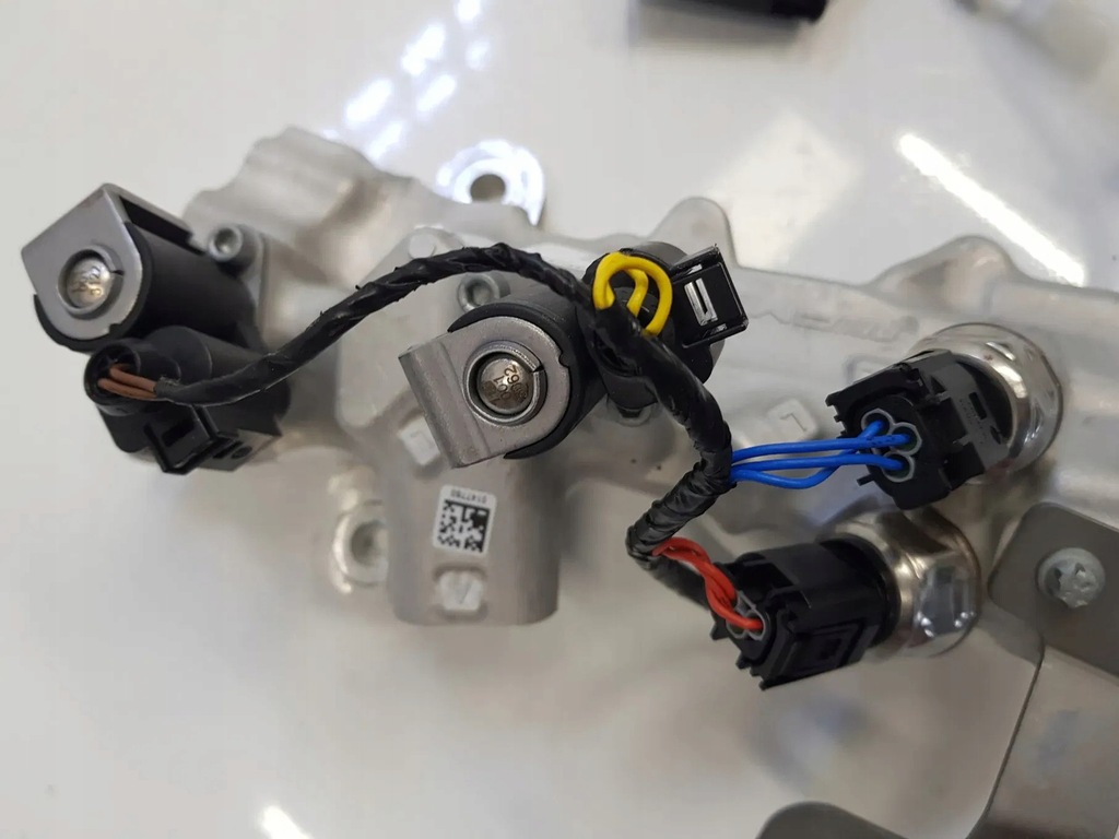 фото №10, Новий клапан підвіска модуль клапанів з джгут електрична mercedes amg eqs