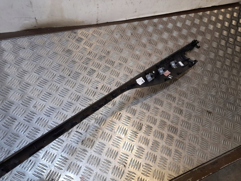 фото №5, Audi a7 s7 4g 4g8853190dn рамка бардачка панели приборной панели