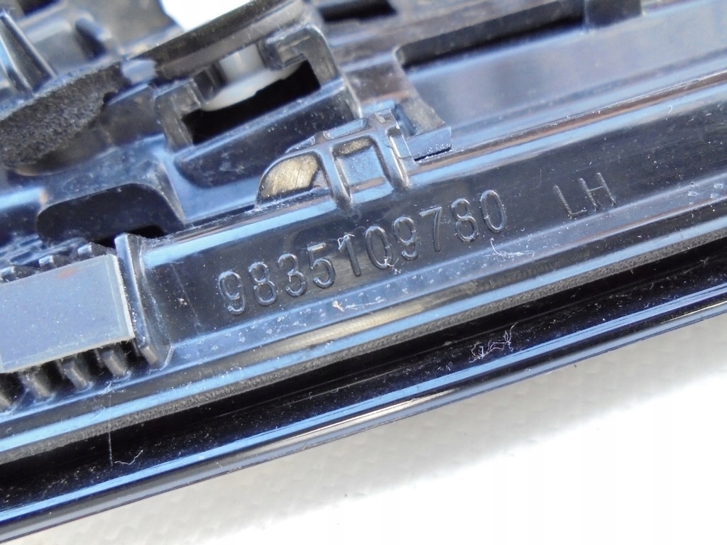 фото №6, Отражатель лампа молдинг накладка левый задняя c4 3 iii 23r 9836327880 9835109780