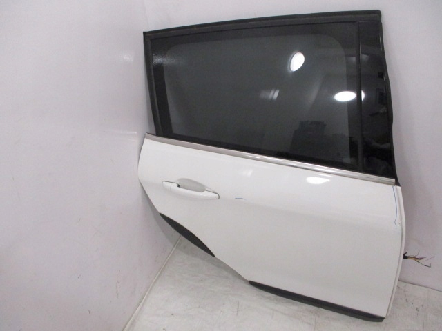 фото №1, Peugeot 2008 lift двері праве задні ewpb