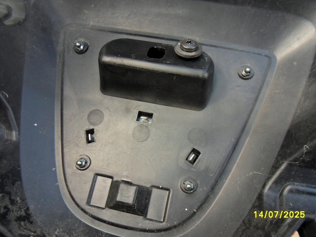 фото №7, Решётка радиатора решётка радиатора dacia sandero ii 623107634r