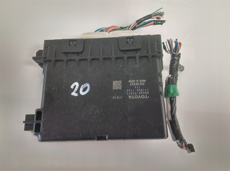 фото №1, Lexus модуль бортовой компьютер блок управления is 300h 2.5l