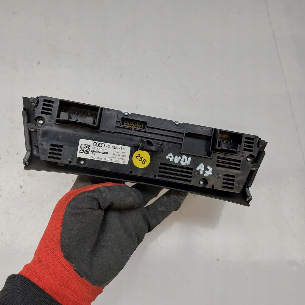 фото №10, Audi a7 панель обдув кондиционера 4g0820043h uk gb
