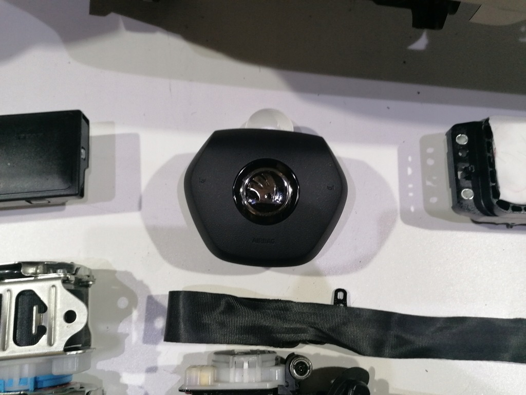 фото №5, Skoda karoq lift 2021 приборная панель консоль подушка безопасности ремни