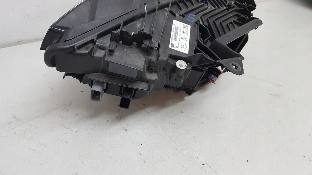 фото №8, Peugeot 308 iii 21- лампа левый перед full led eu