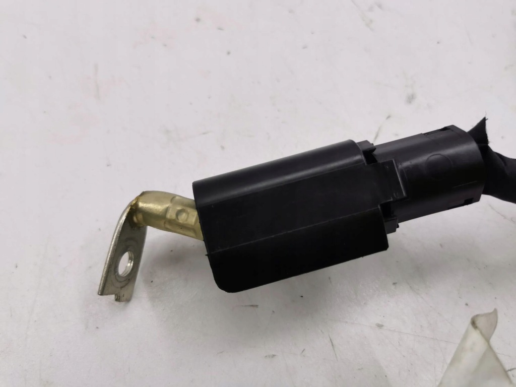 фото №5, Volkswagen tiguan 2021 plus / клемма / шланг аккумулятор