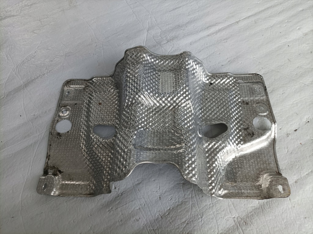 фото №1, Audi a4 b9 защита тепловая 8w0521443d