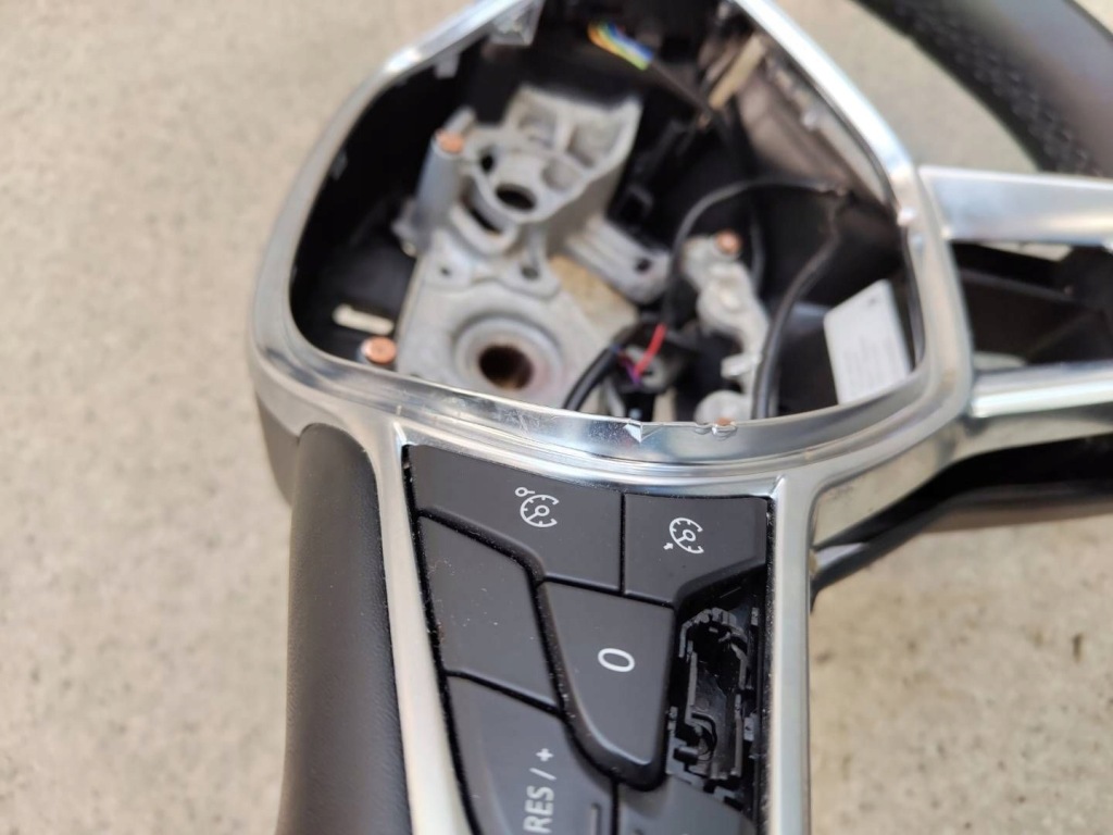 Руль многофункциональный 484002607r renault clio v Цена