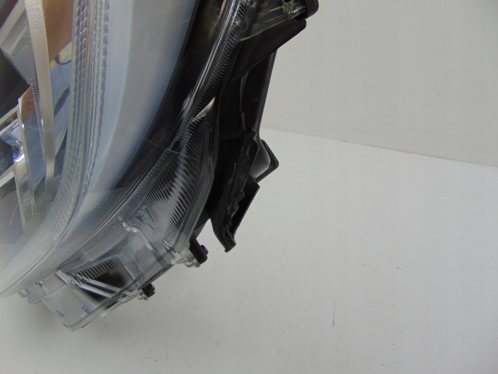 фото №10, Toyota yaris 4 iv p21 20- лампа права