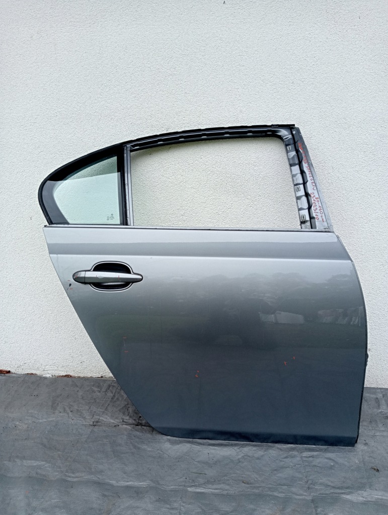 Купити Дверей правий задній задні bmw e60 spacegrau a52