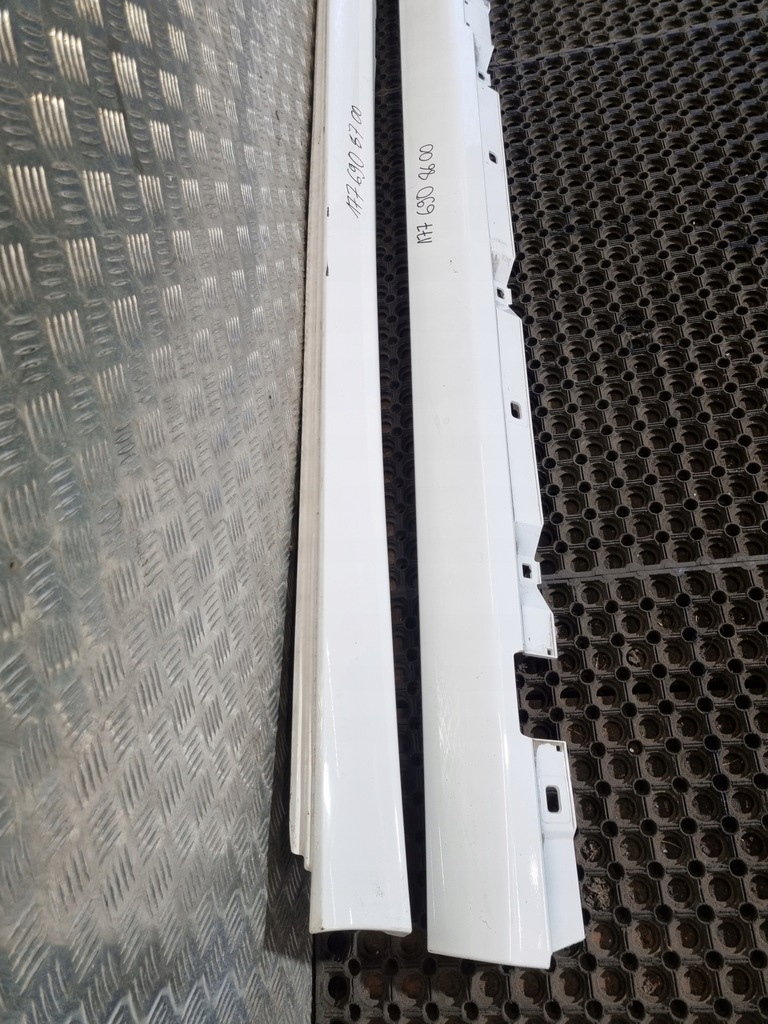 фото №3, Mercedes w177 молдинг порог левая