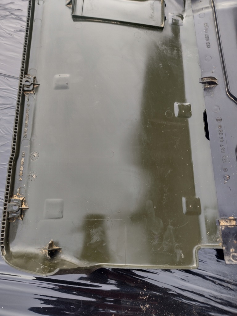 Mercedes w123 защита под ноги правая зелёный в Украине