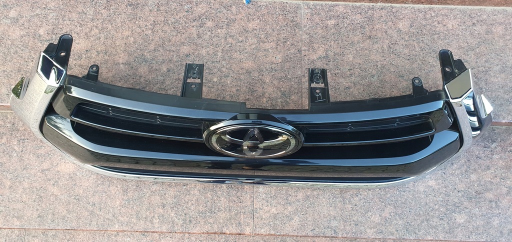 фото №10, Toyota hilux viii lift 2020- решётка радиатора решётка радиатора хром