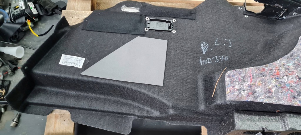 Maserati quattroporte vi обшивка багажника ліва лівий задній 6700248010 Київ