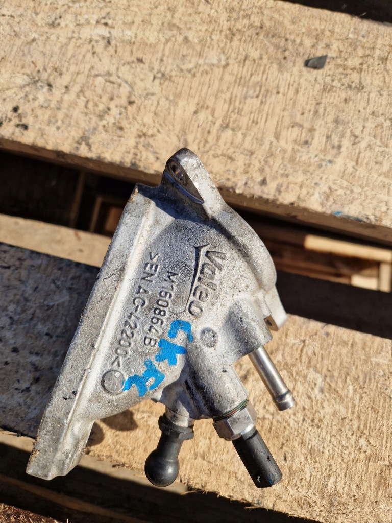 Патрубок коллектор audi a4 a5 2.0 tdi 04l128637b в Украине