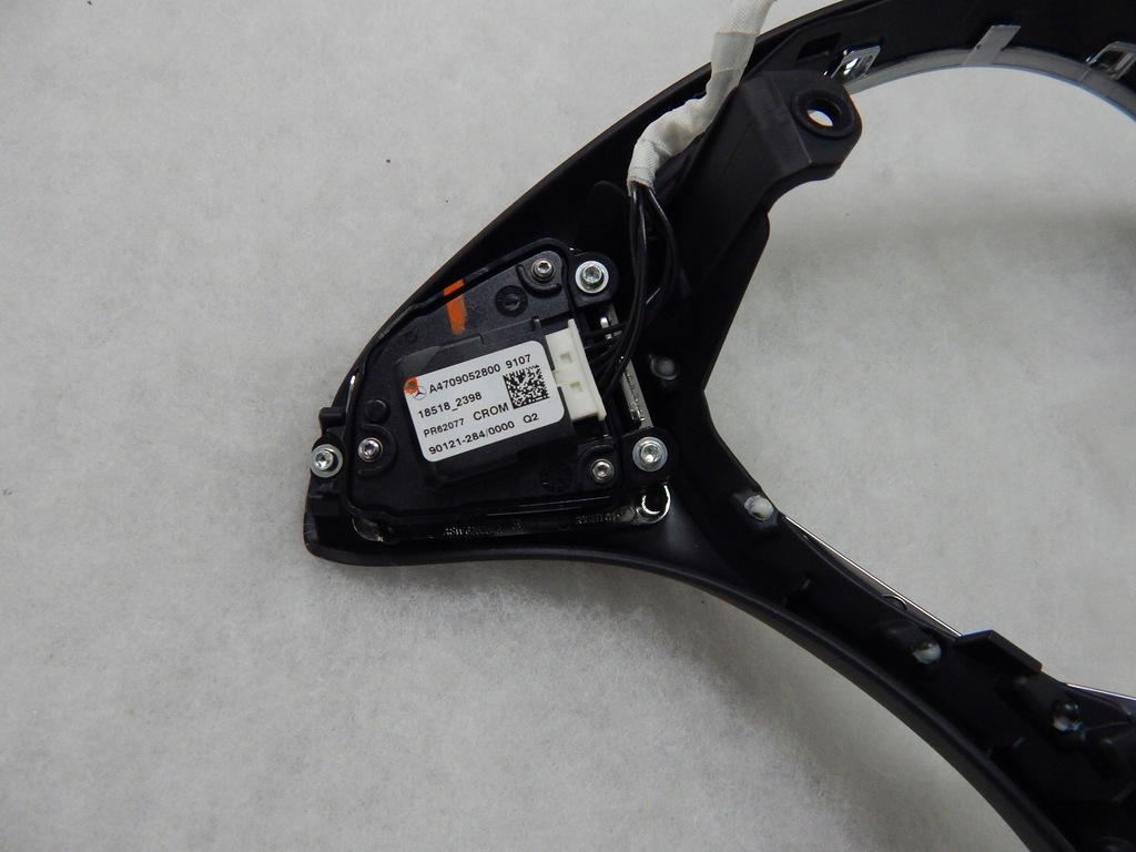 фото №9, Mercedes vito w447 v-klasa кнопки рамка руля a4709052700