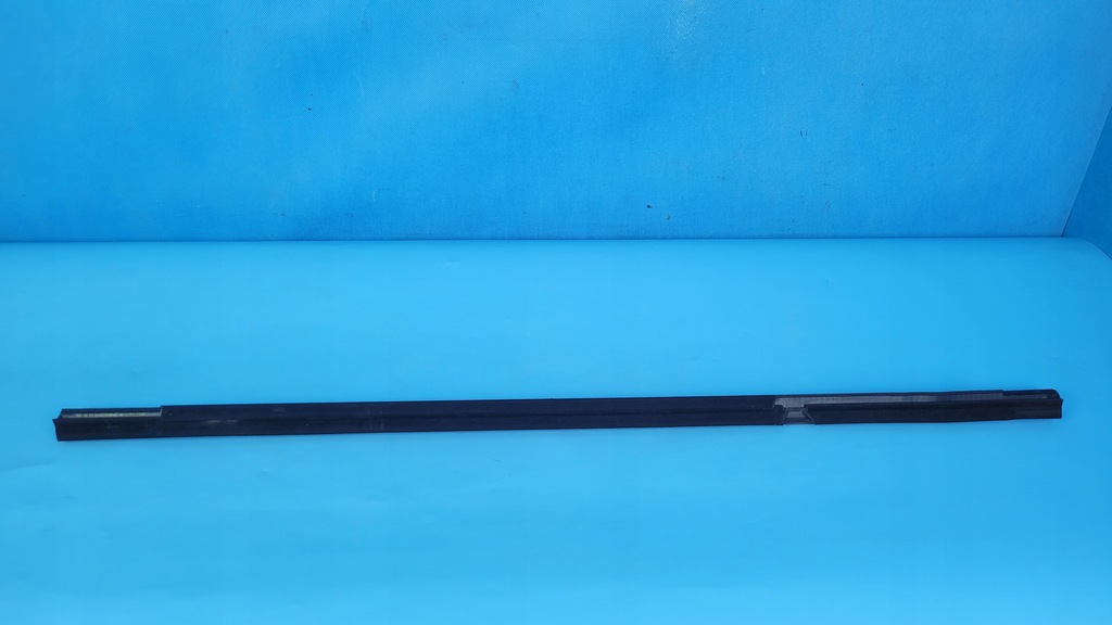 фото №11, Mercedes eqe 350+ 23r молдинг уплотнитель дверь левый задняя a2957303100