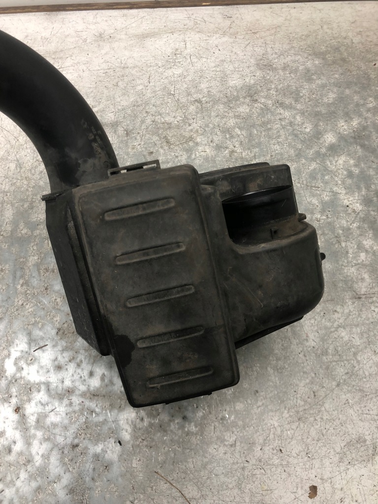 фото №4, Корпус фільтра повітря renault modus 8200398989