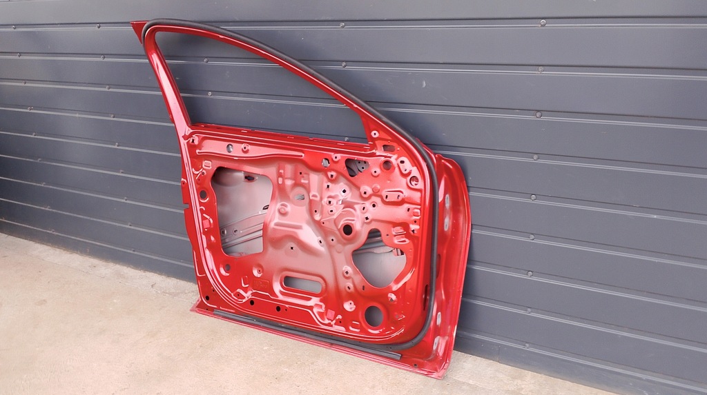 фото №12, Mazda 3 19- hb левая дверь перед передний бордовые