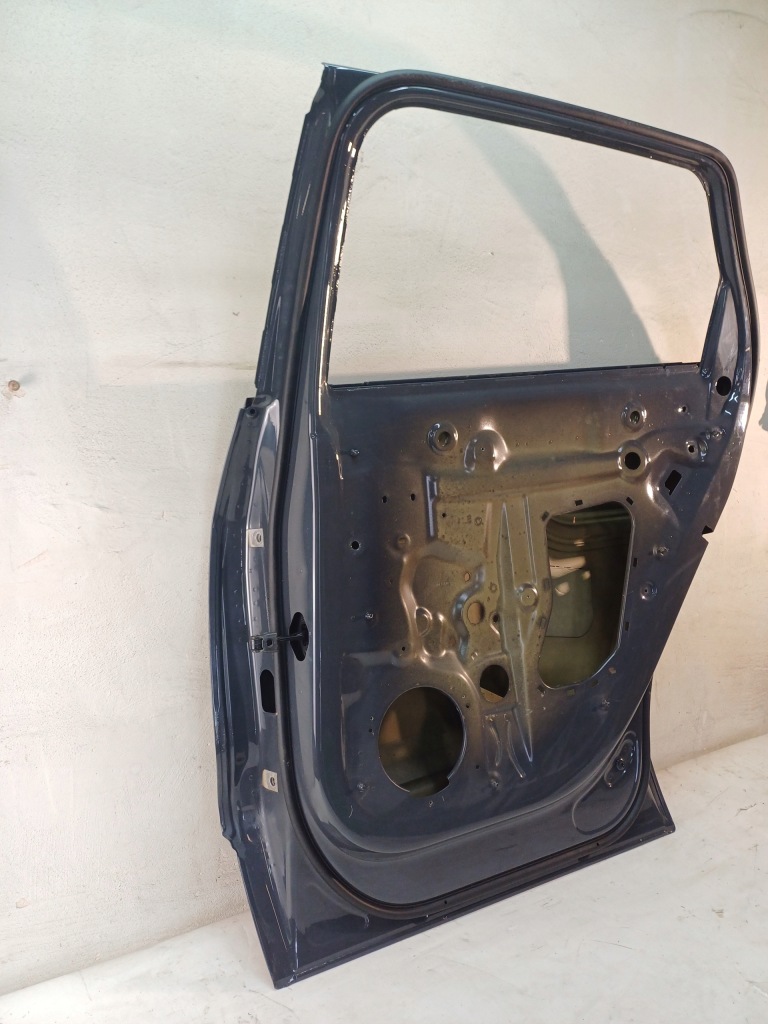 Дверь правый  задняя задняя правое  audi q8 e-tron 18- Цена