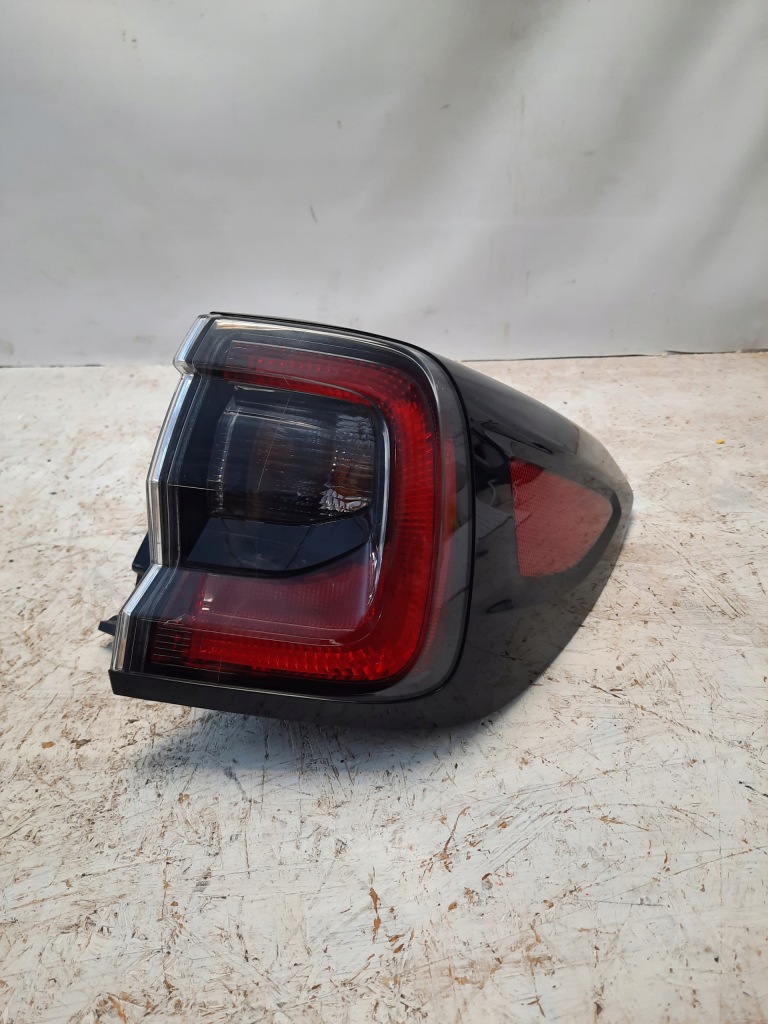 фото №1, Subaru outback 2022- лампа led задня права stanley w4707