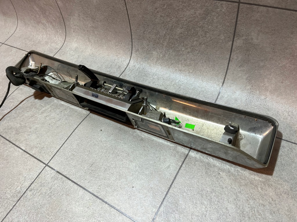 фото №8, Jeep commander xk накладка кришка багажника задня оригінал