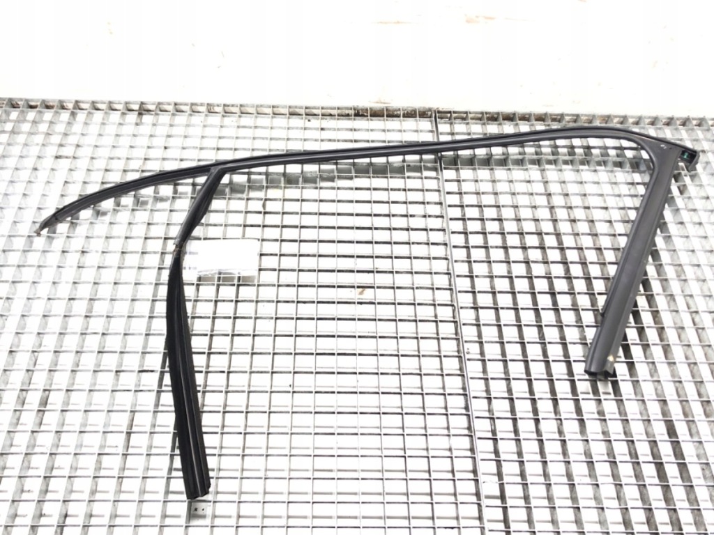 фото №1, Молдинг рамка дверь перед правая 30762366 volvo xc60 11-15