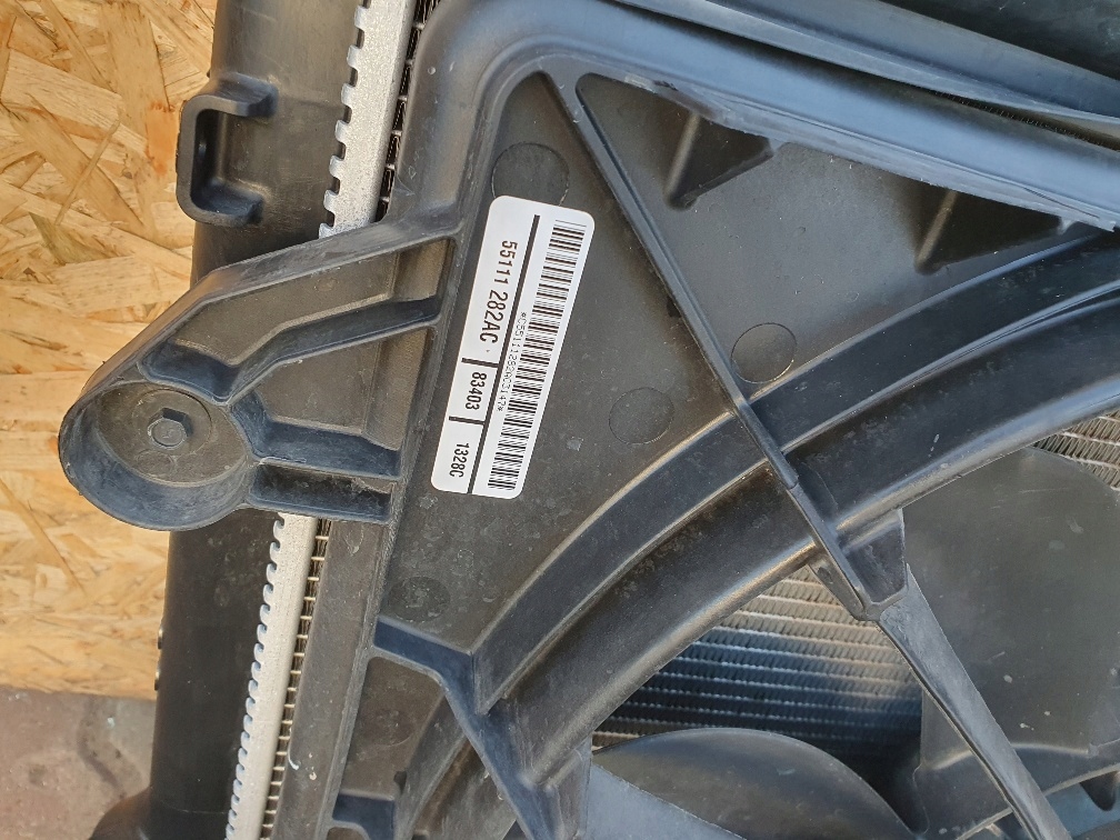 Challenger sxt gt rt 2015-23 ремінь передній балка радіатор 3.6 5.7 оригінал в Україні