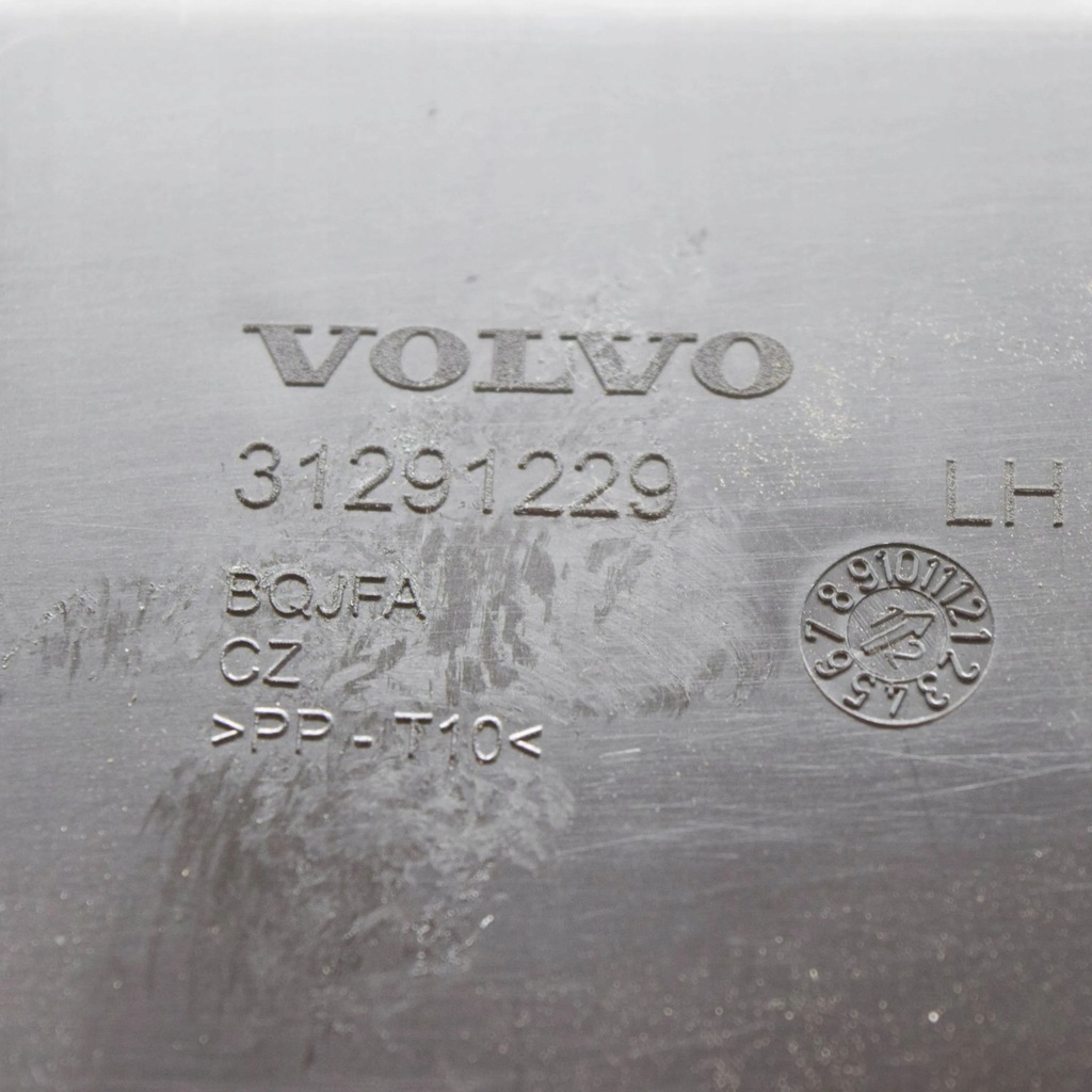 фото №6, Volvo s60 2013 решітка вентиляційна pod бампером заднім