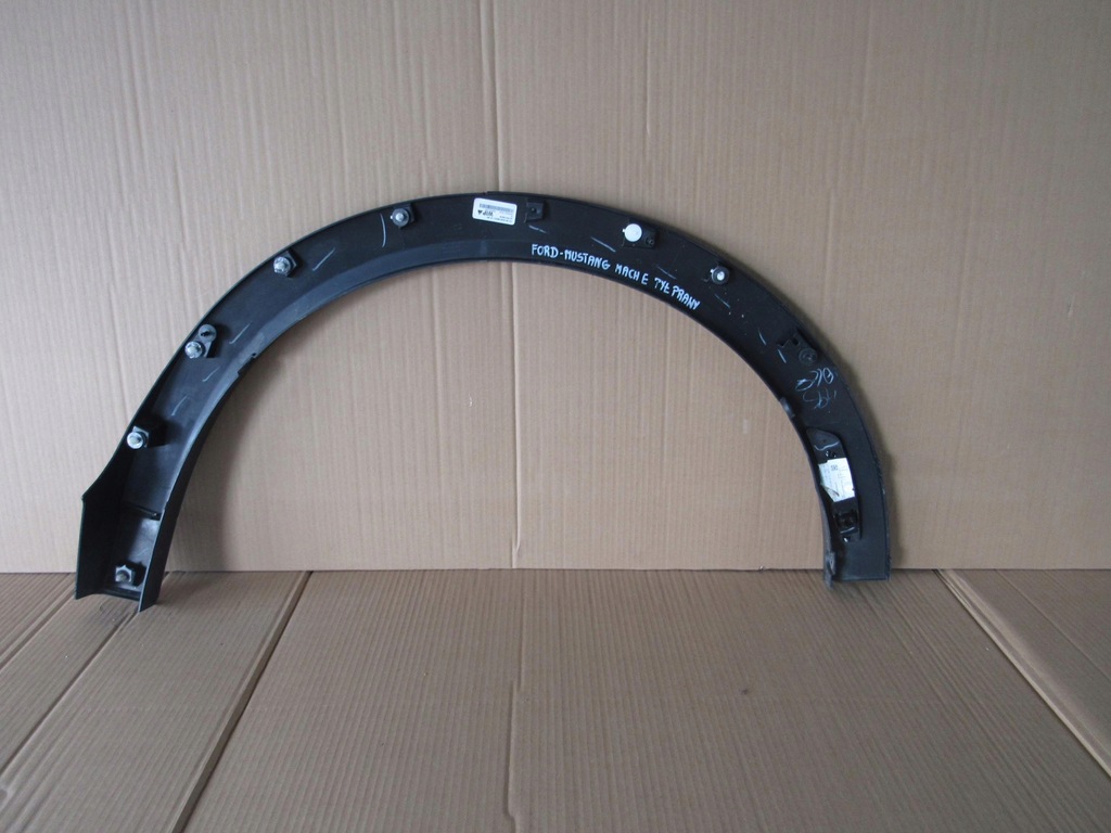 фото №9, Ford mustang mache молдинг крыла задняя правая
