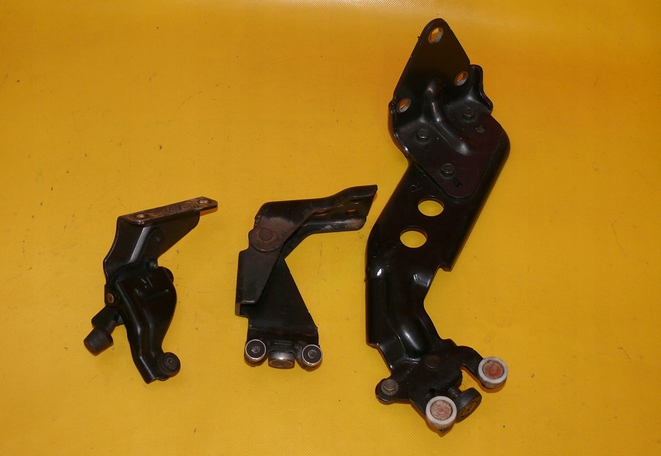 фото №1, Петли ролики дверь левый задняя nissan quest iii