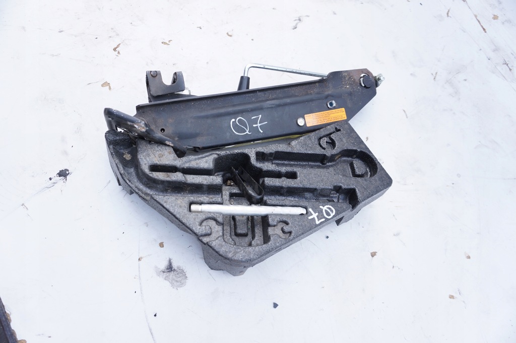 фото №1, Домкрат ключи audi q7 4l