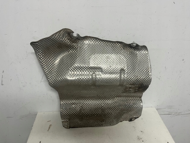 фото №8, Защита тепловая заднего глушителя оригинальный номер audi a6 4g0804171a