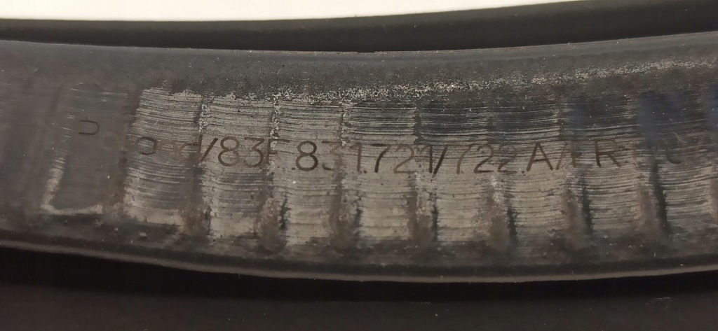 Audi q3 83a прокладка дверь перед задний порог багажника Недорого