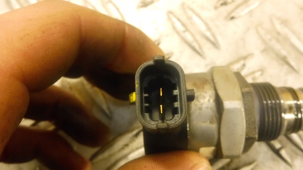 фото №4, Датчик тиску пального range rover evoque l538