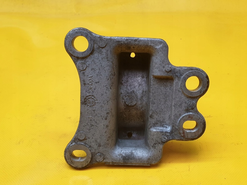 фото №4, Кронштейн двигателя nissan gt-r r35 3.8 vr38 11270 jf00c