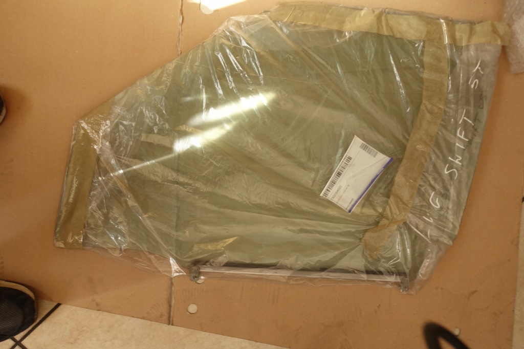 фото №1, Стекло боковая suzuki swift левая 5 дверь