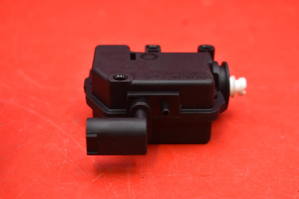 Моторчик крышка топлива 7270792 bmw f30 f31 11-16 в Украине