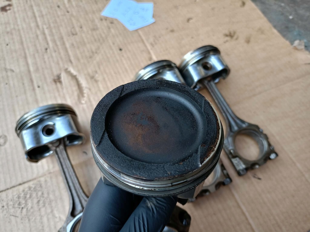 Поршень с шатун 2.0 115 km azj new beetle octavia sharan passat golf Киев