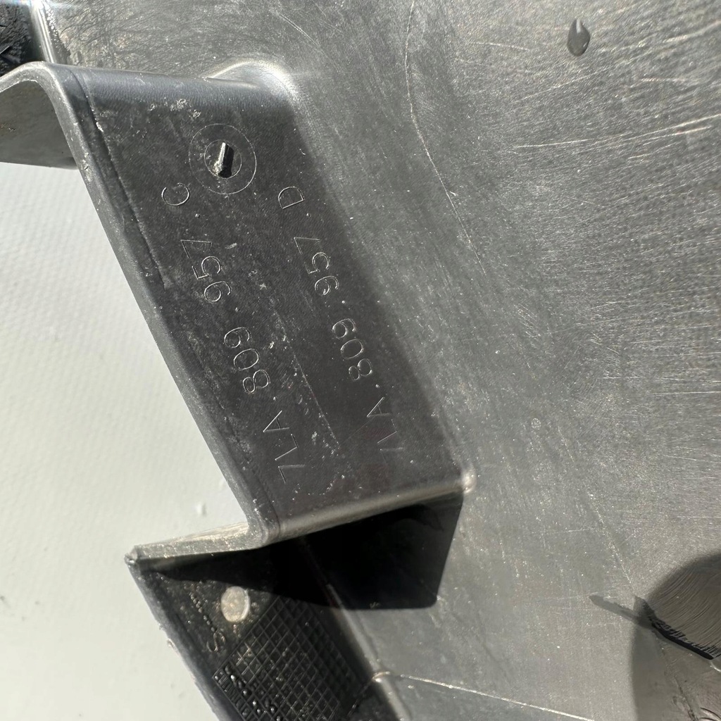 фото №9, Vw t6 7la lift 19- multivan підкрилок ліва передні