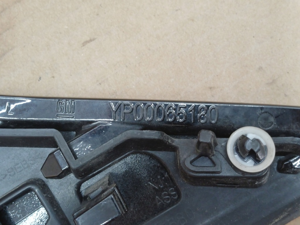 Треугольник заглушка крыла левая opel grandland x yp00065180 yp00065580 ktvd Киев