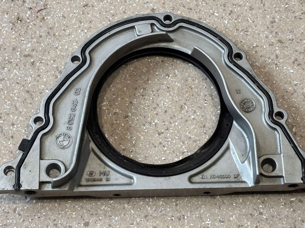 Часть двигателя bmw m5 f90 8092642 с Разборки