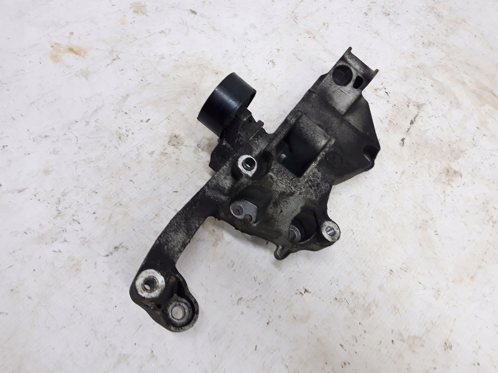 фото №1, Peugeot 308 ii t9 1.2 thp 2013- кронштейн генератора