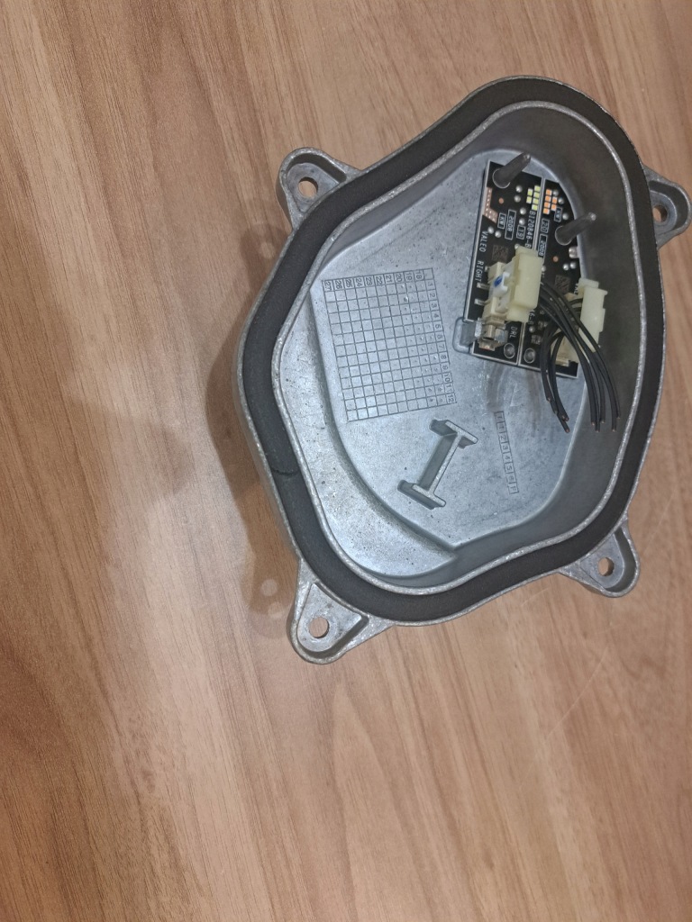 фото №1, Vwt cross rok 2020 правая преобразователь drl 2gm998479/37426565a